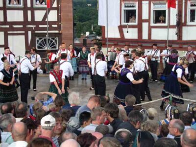 Traditionelle Trachten, Handwerk und mehr: beim Schlitzer Trachtenfest 2019